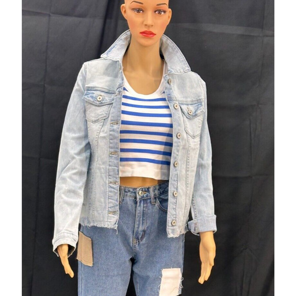 Denim Jacket, Ligth Blue, 2 pockets in the upper chest, 2 pocket one each side - Picture 4 of 6